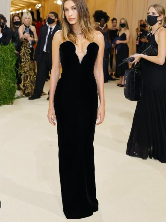 Dresses & Skirts - Sexy Strapless long black dress